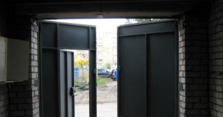 Купить гаражные ворота распашные Вязьма, цена от 3818 руб.